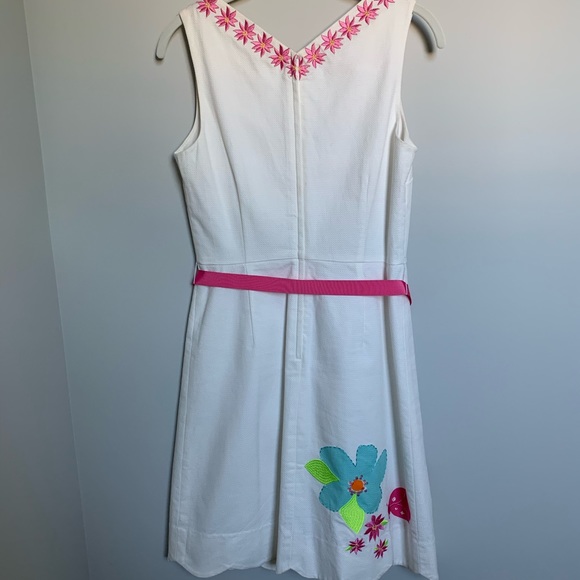 Lily Pulitzer scalloped white sleeveless dress with flower and bug appliqués. - Picture 2 of 5